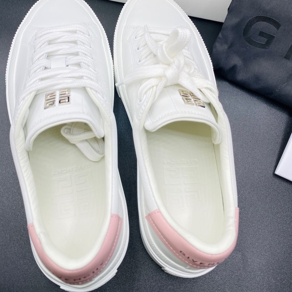 Authentic Women’s City Court Leather Sneakers SIZE 7 NWB - Picture 6 of 9